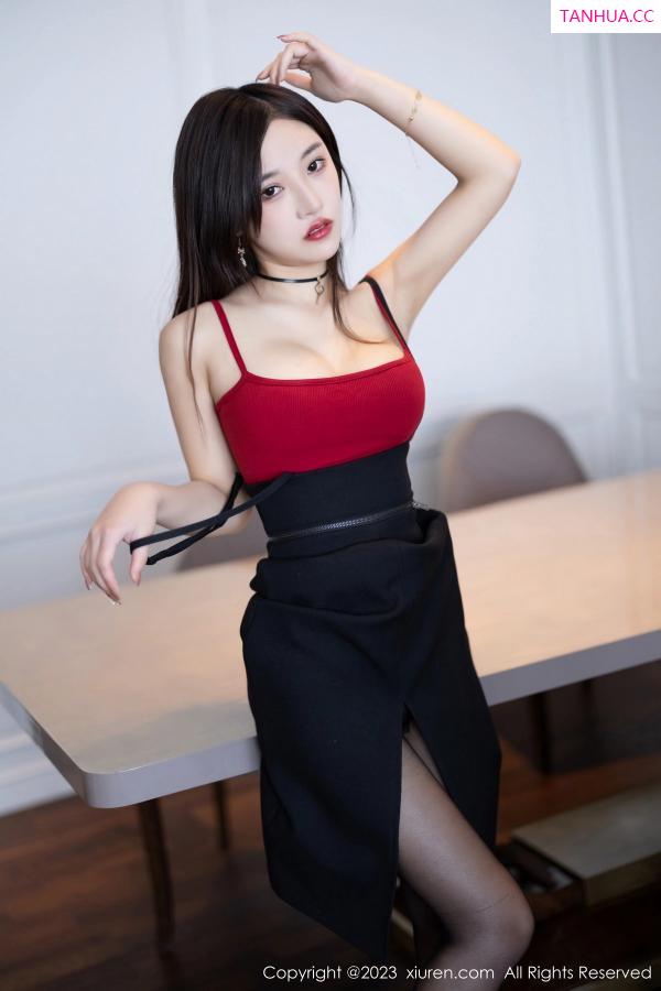   [XiuRen]高清写真图 2023.04.04 No.6523 妙可可Cheese 黑丝美臀第13张图片